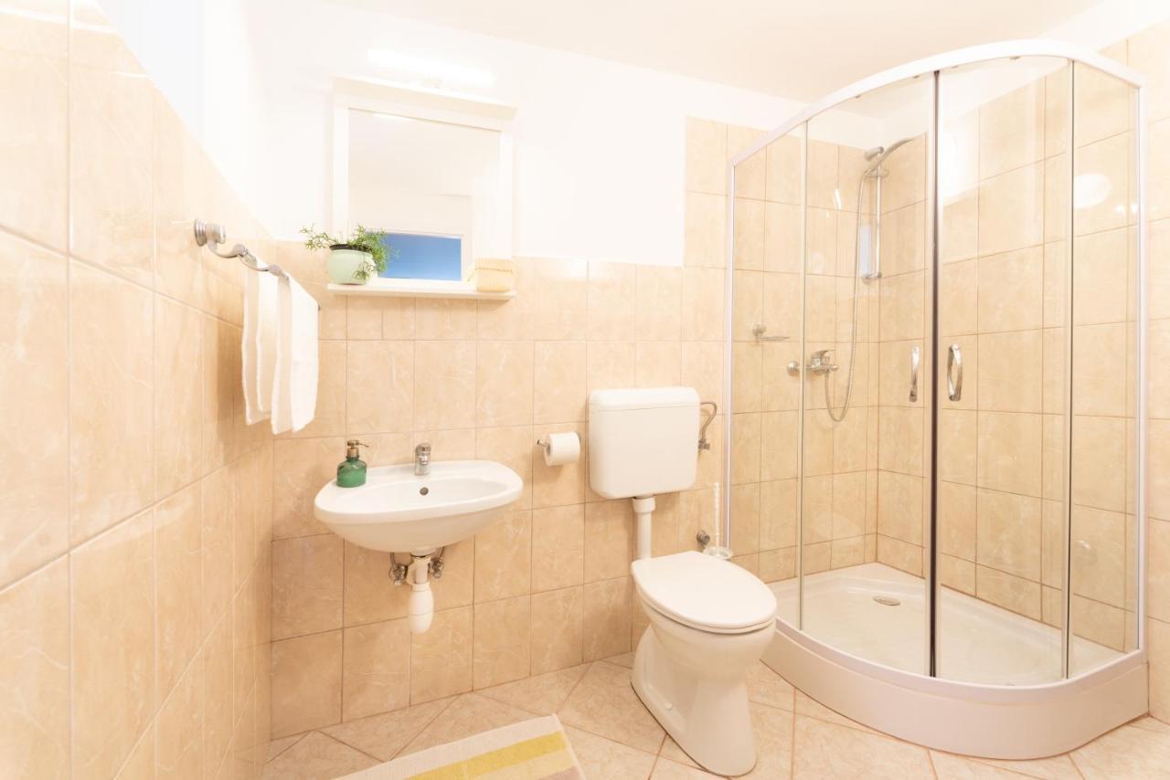 Menta Porta Apartment Zengovarkony ภายนอก รูปภาพ