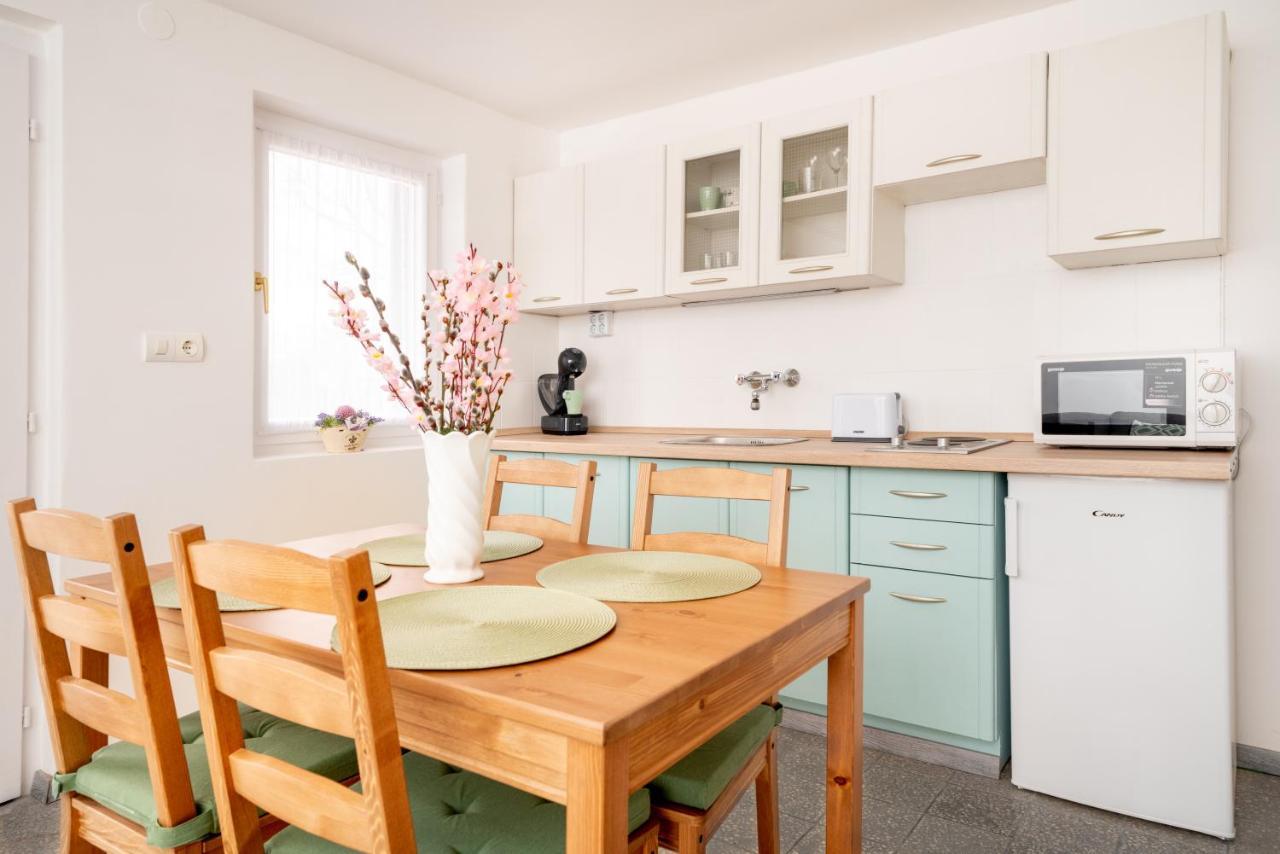Menta Porta Apartment Zengovarkony ภายนอก รูปภาพ